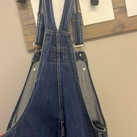 GAP Blue Faded Adjustable Razorback Overalls Pockets and Side Buttons- Medium - Picture 8 of 16